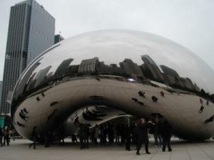 die Welt anders wahrnehmen - zum Bild: Cloudgate in Chicago