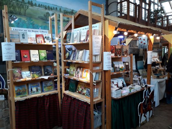 Bücherstand Wintermarkt im Otterzentrum